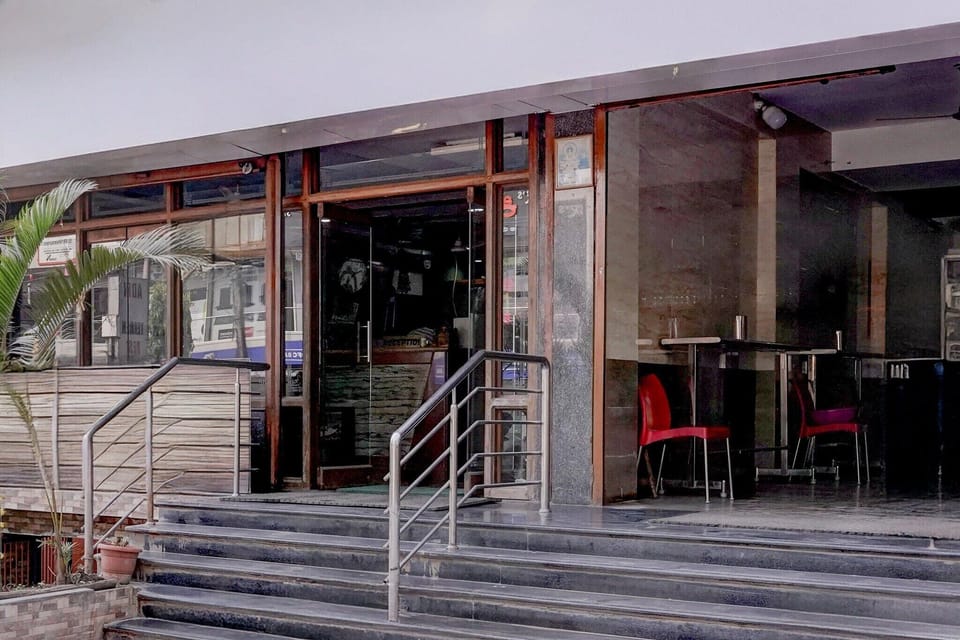 Entrance / Reception