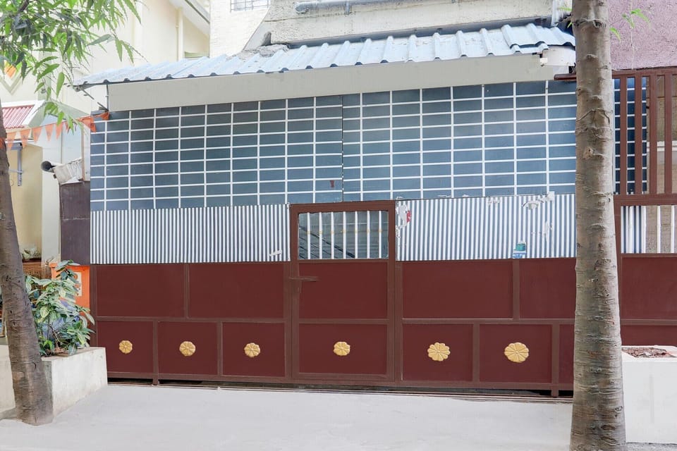 Entrance / Reception