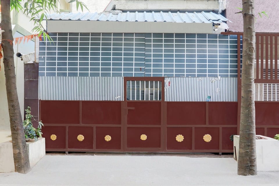 Entrance / Reception