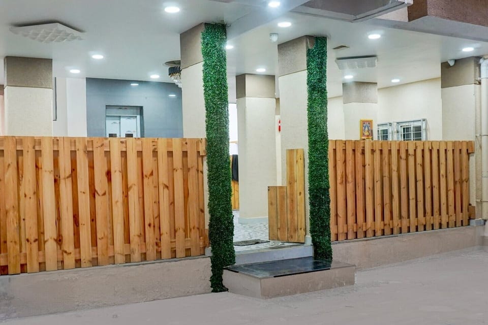 Entrance / Reception