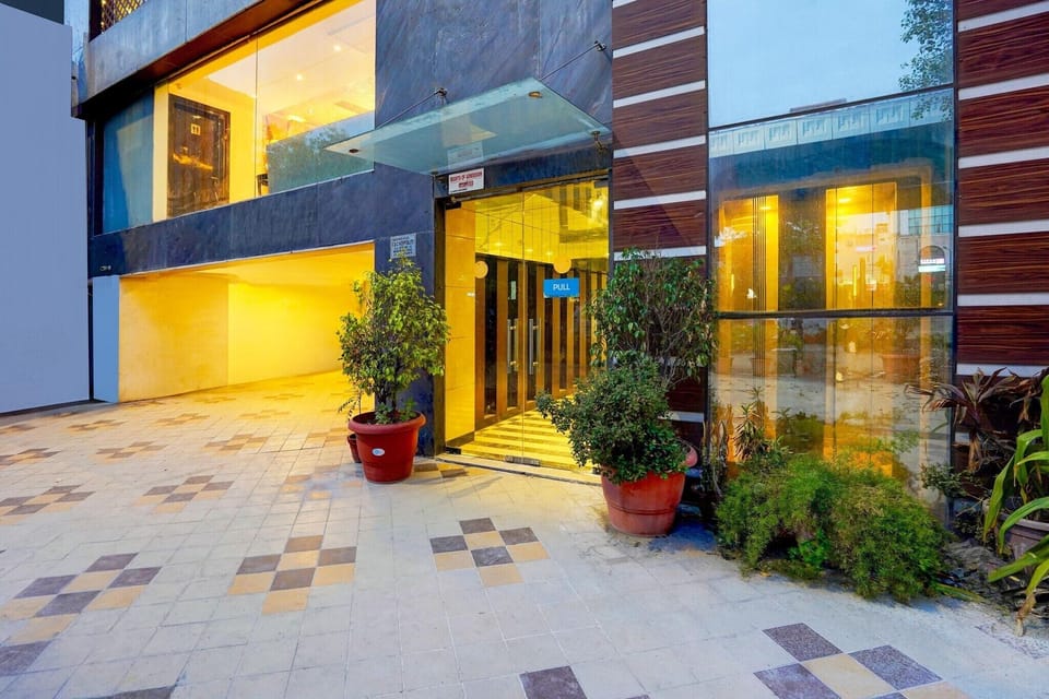 Entrance / Reception