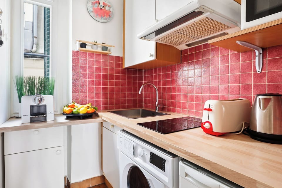 The kitchen is fully equipped to prepare a simple meal 