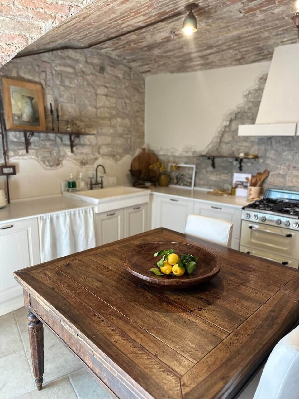 KITCHEN
Full kitchen- oven, stove top, full fridge, dishwasher and washing machine.