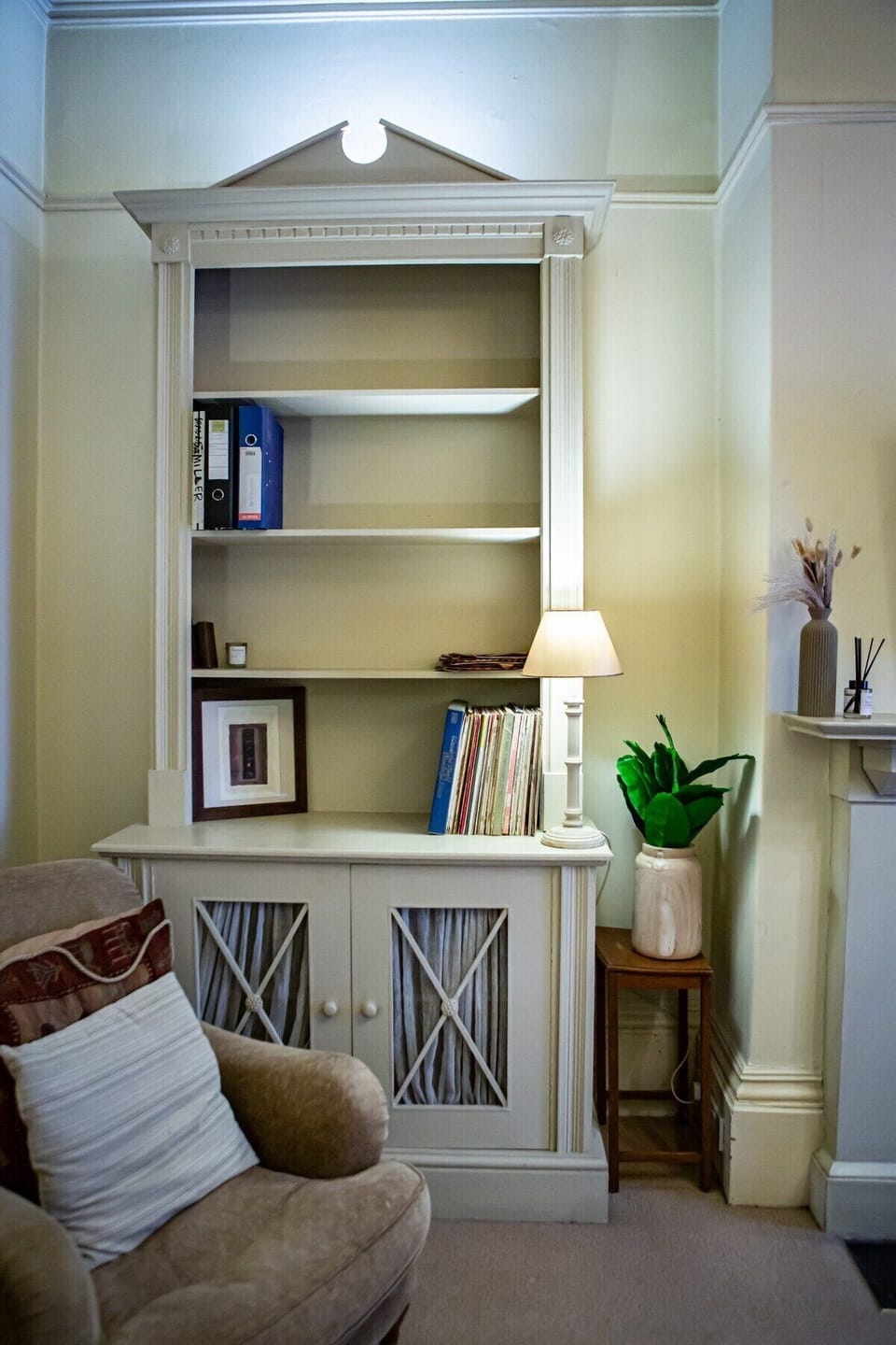 Le Manoir - Living Room