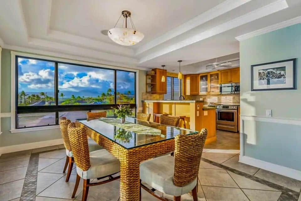 Elegantly appointed dining area!