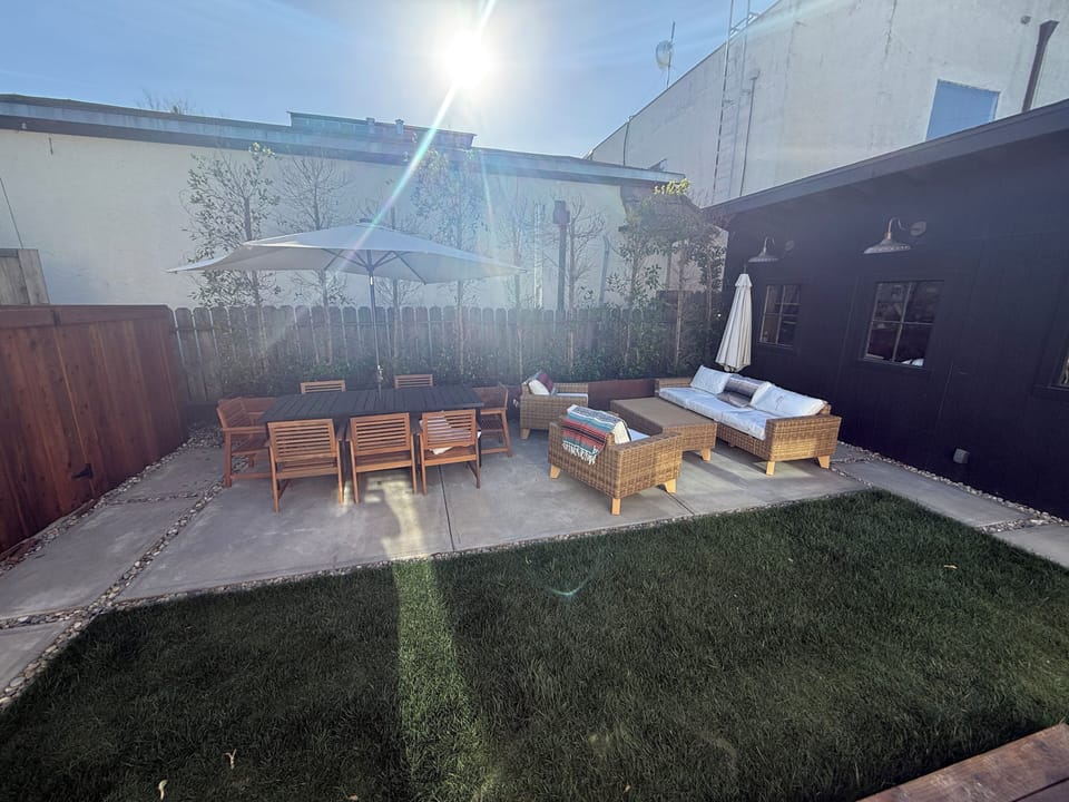 Outdoor dining