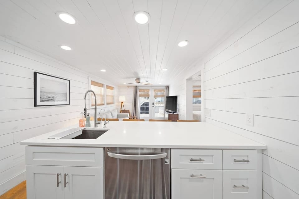 Cozy cottage with open kitchen and living room
