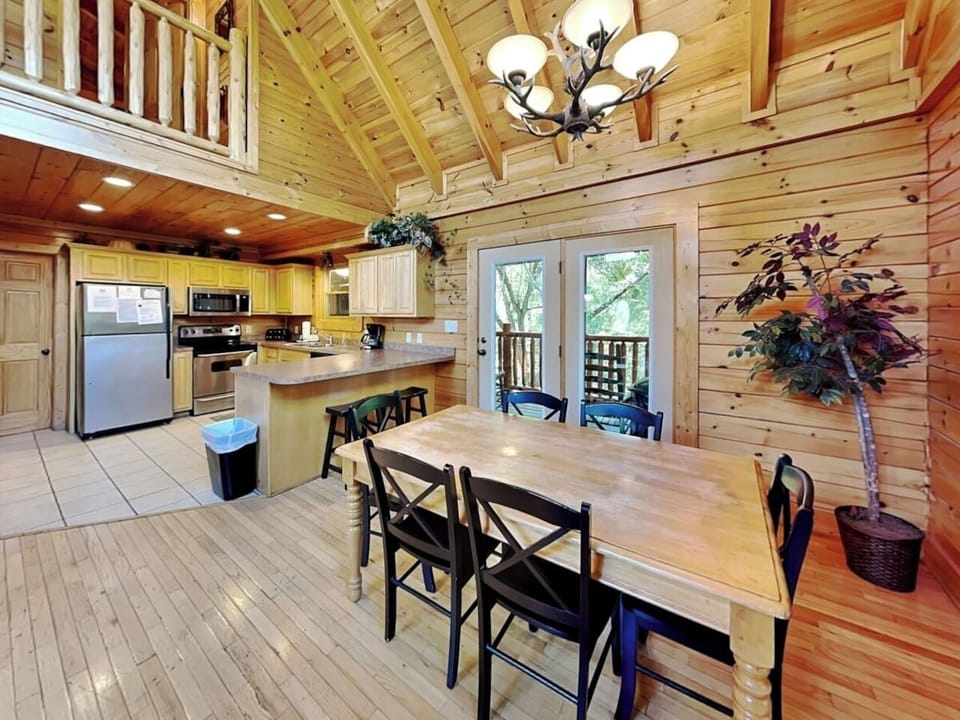  Kitchen/Dining
