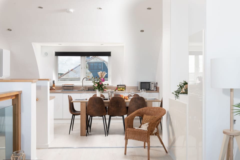 Dining table and chairs and occasional chair - 5 Gwelva