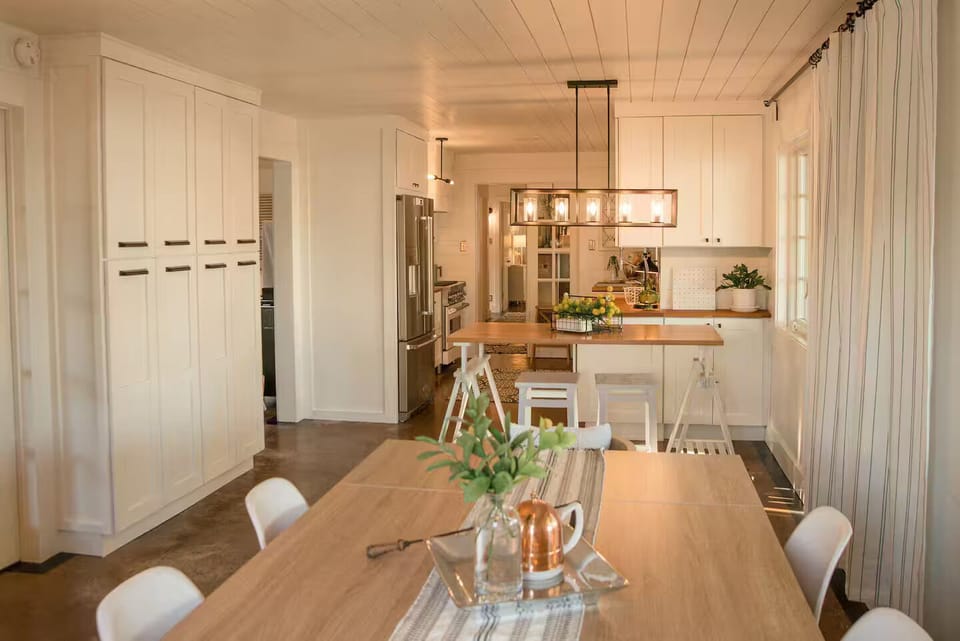 Eat in kitchen