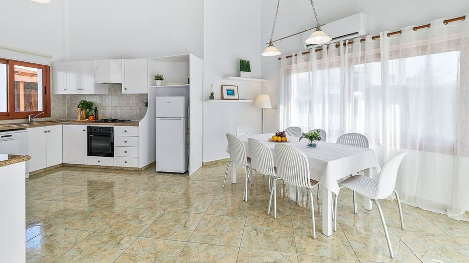 Villa Ammos Kitchen / Dining Area