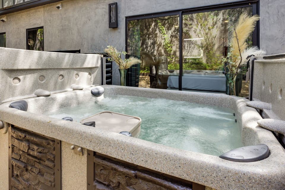 Private Hot Tub