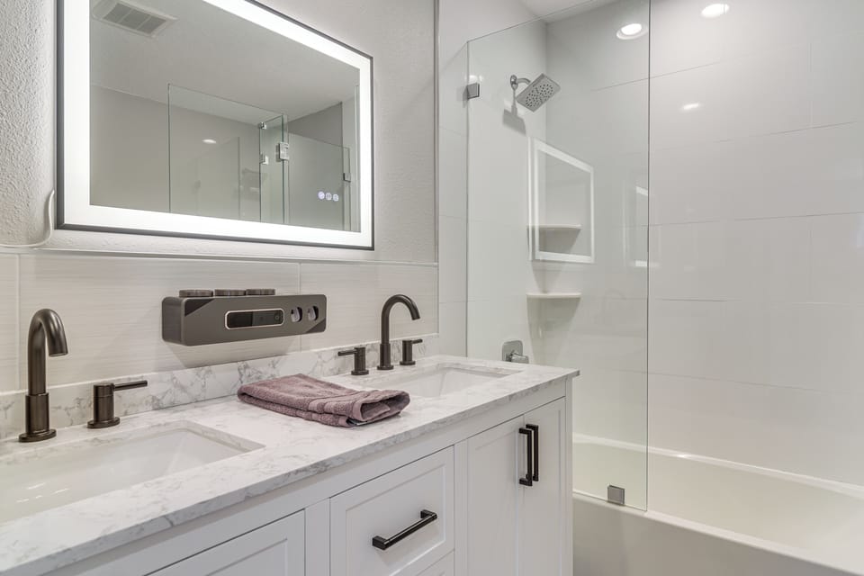 Full Bathroom