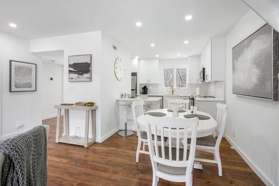 Group,Dining Room,