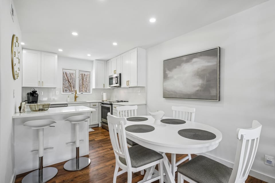 Group,Dining Room,