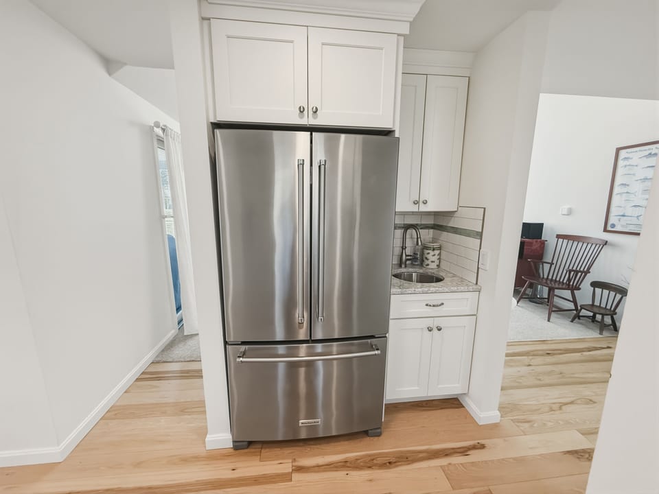 Refrigeration and Wet Bar