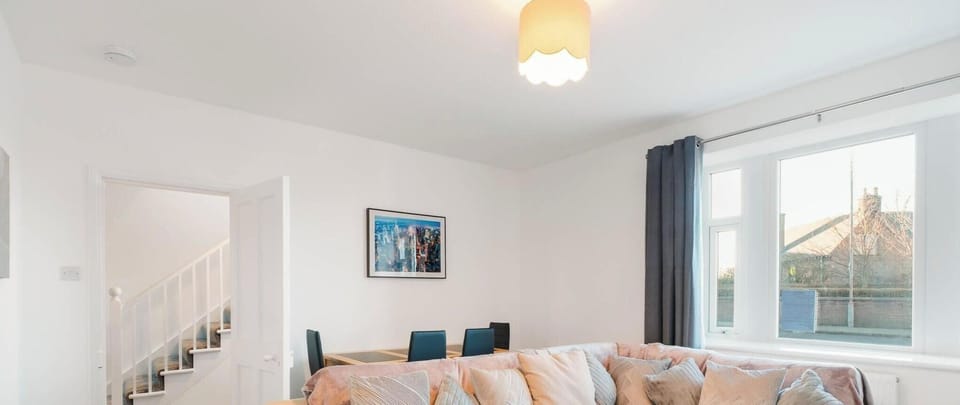 Living Room / Lounge