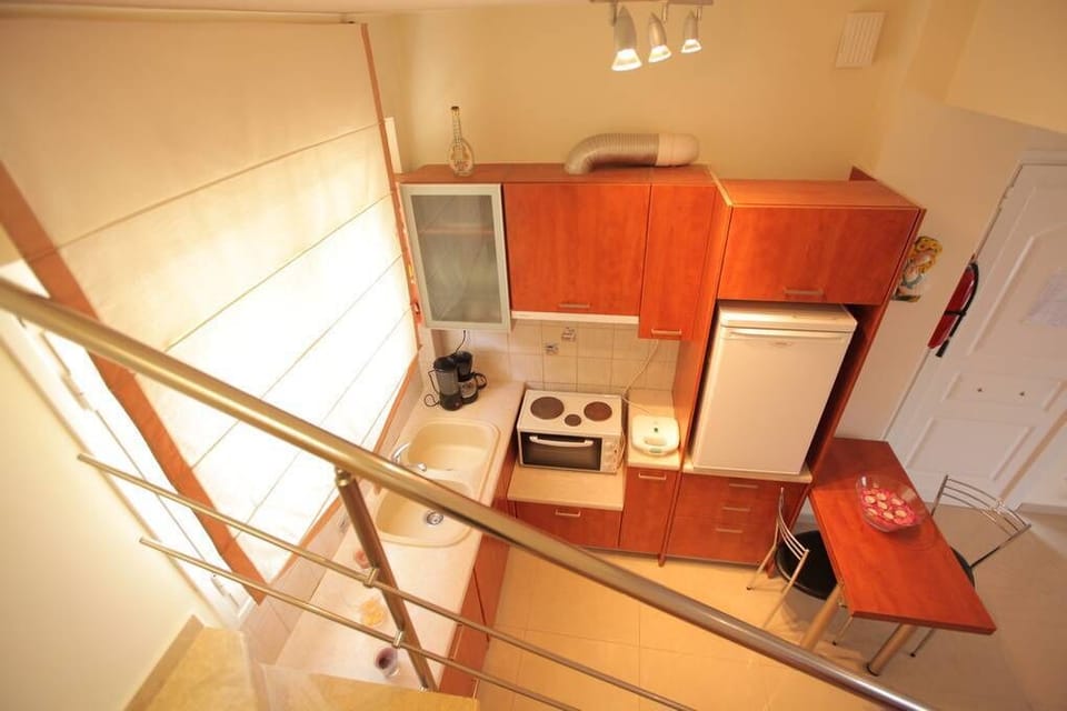 A comfortable kitchenette for all your holday culinary needs