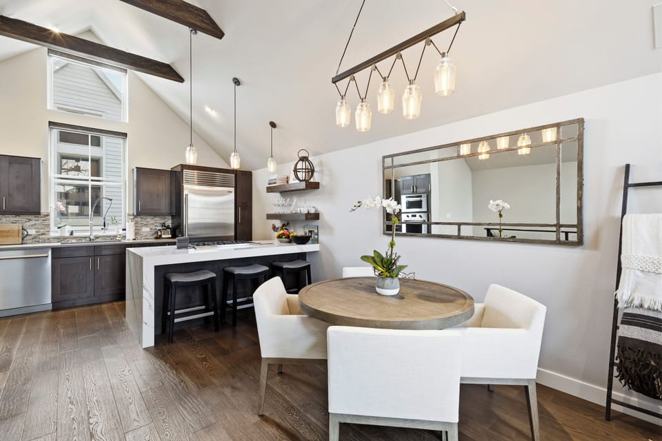 3.1-daybreak-telluride-dining-room-5