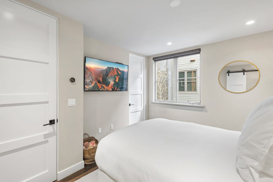 7.2-daybreak-telluride-guest-suite2-5