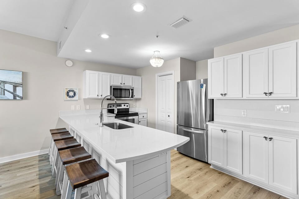 Beach Resort 401 Kitchen Alt