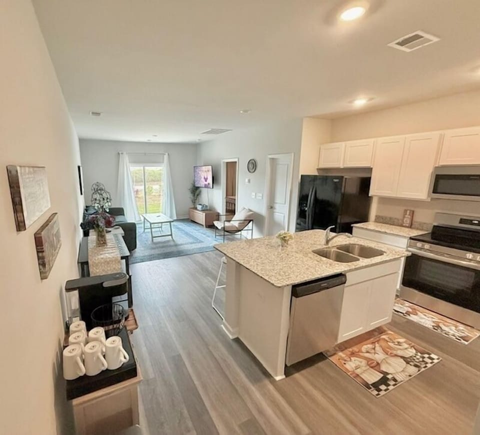 Full Kitchen - Past the Laundry Room you will enter the full Kitchen area