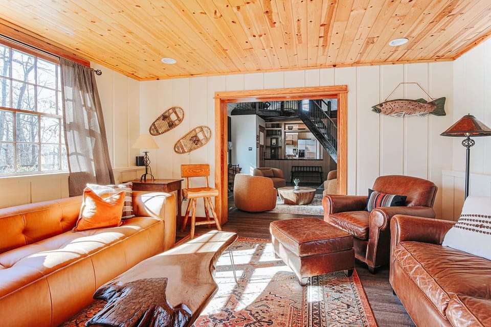 Living Room / Lounge