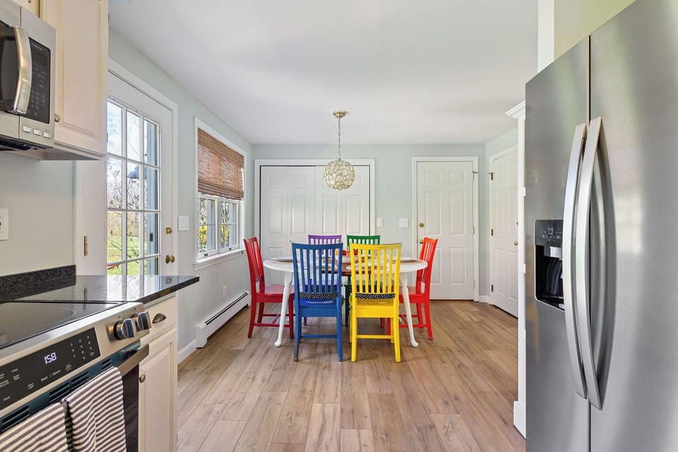 Dining area (Unit 2) with seating for 6 guests.