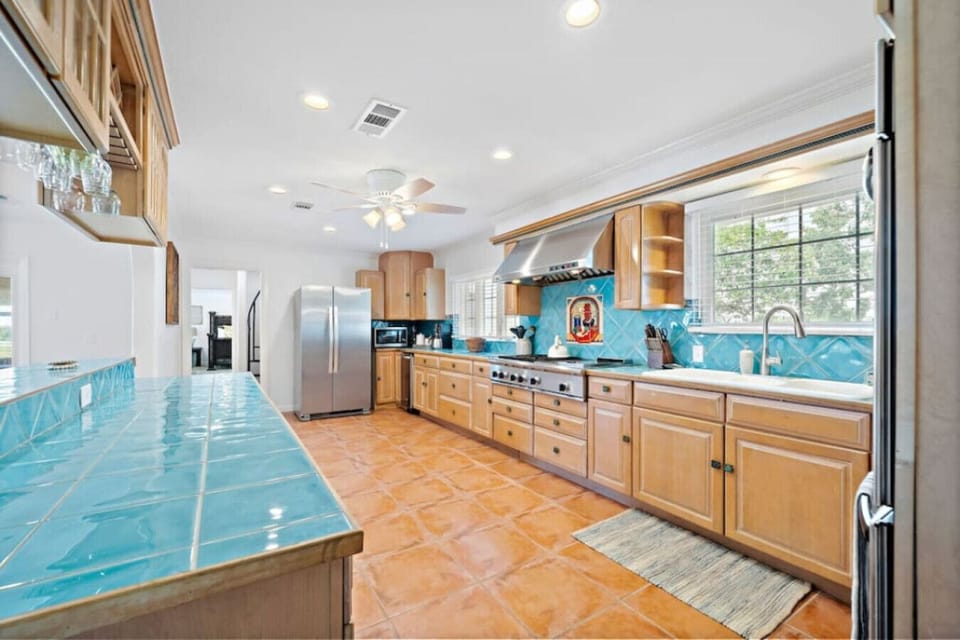 A kitchen perfect for preparing meals for the family!
