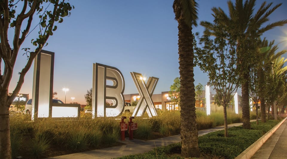 Minutes away from the LBX Shopping and Dining (and Long Beach Airport)!