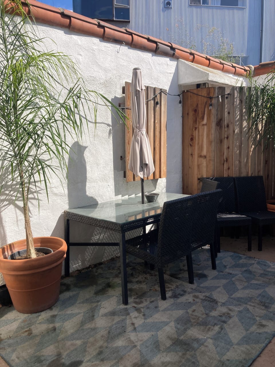 Outdoor dining