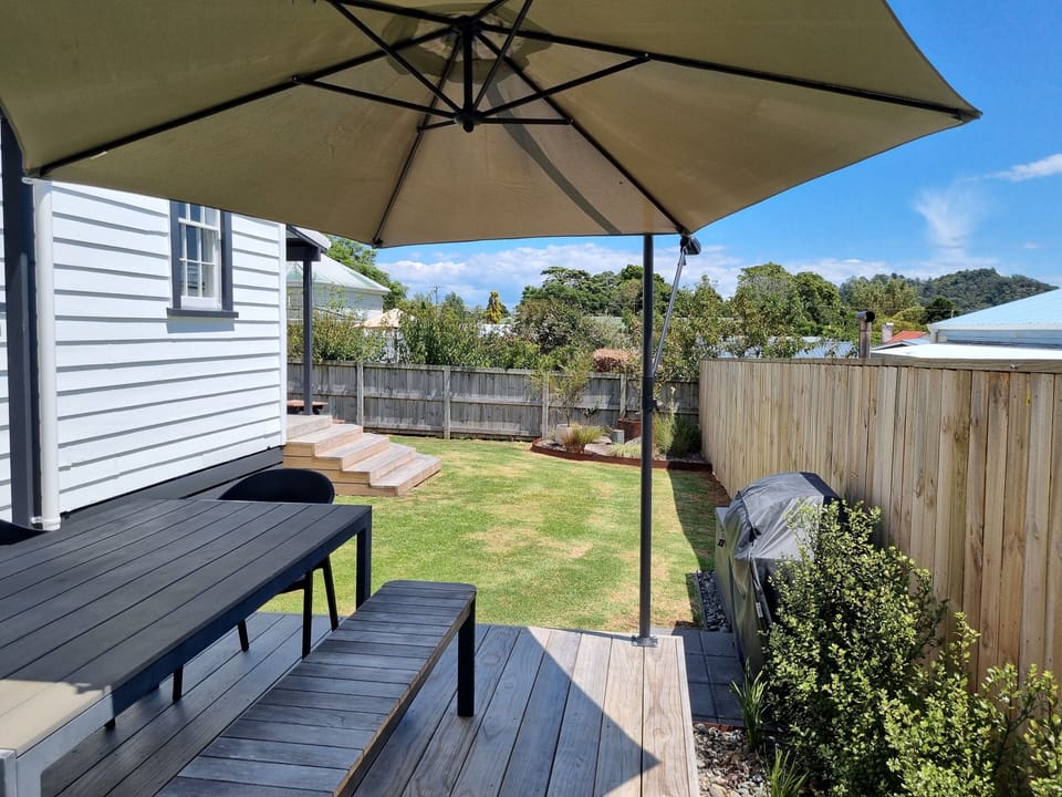 Back Deck/Yard Area
