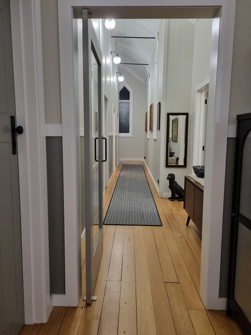 Hallway to Bedrooms/Bathroom