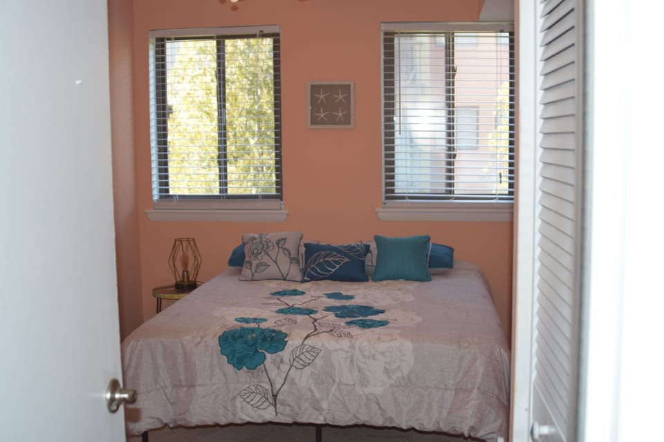 room, indoor, bed, private space