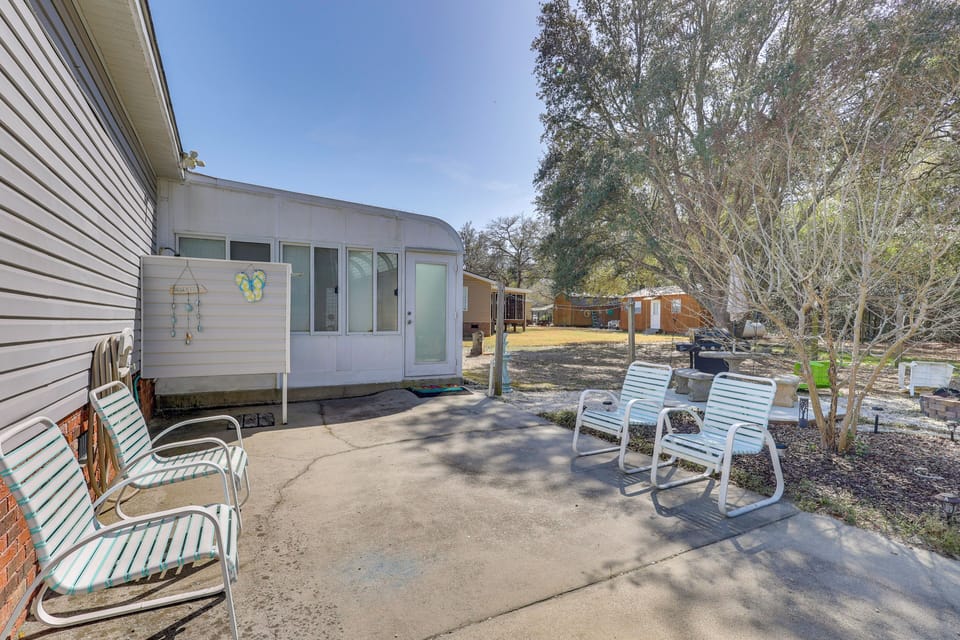 Private Yard | Outdoor Shower | Grill + Fire Pit