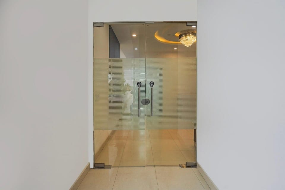 Entrance / Reception