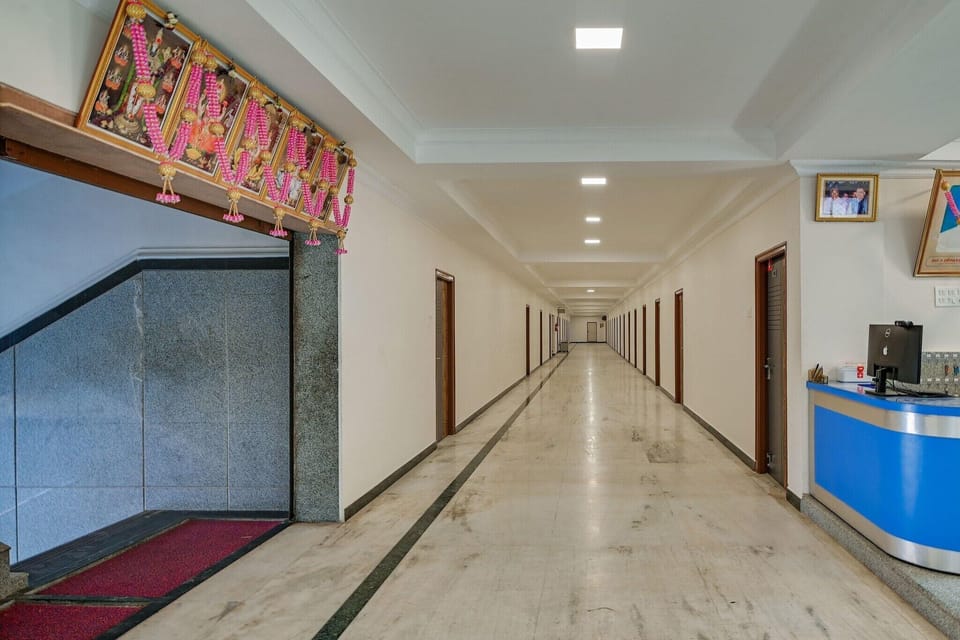 Entrance / Reception