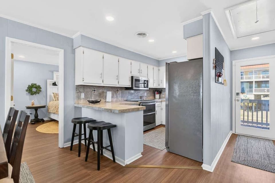 Breakfast bar ideal for quick bites before the beach