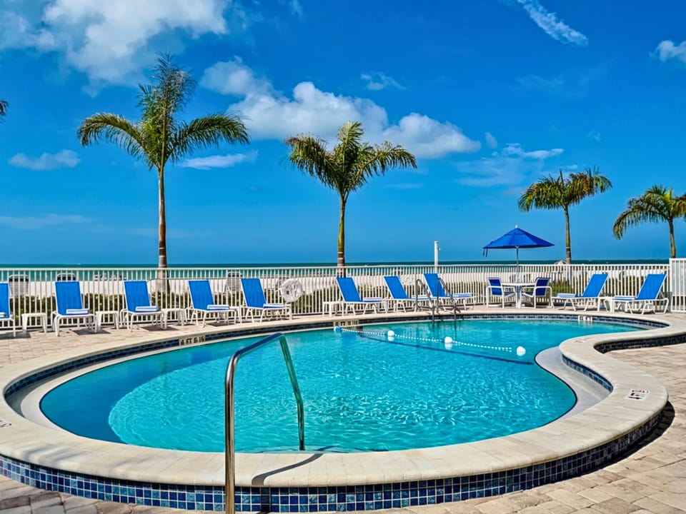 Pointe South Resort Pool