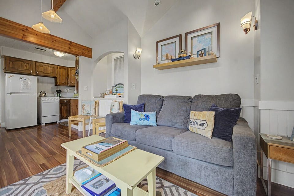 living area with sofa bed