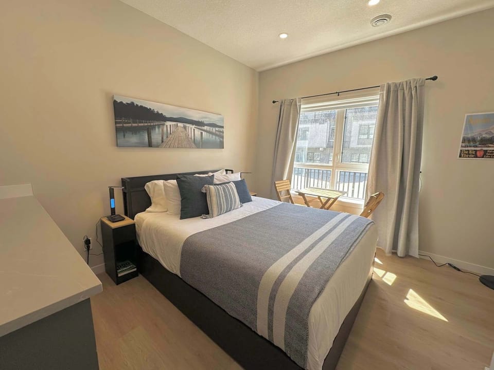 Studio with queen bed