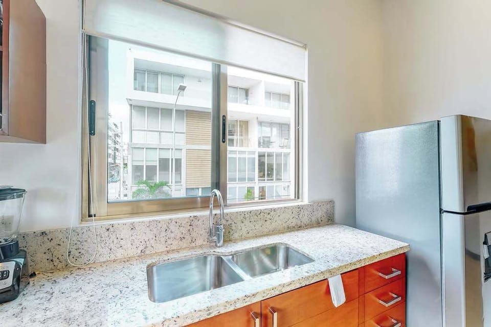 Kitchen and dining area.