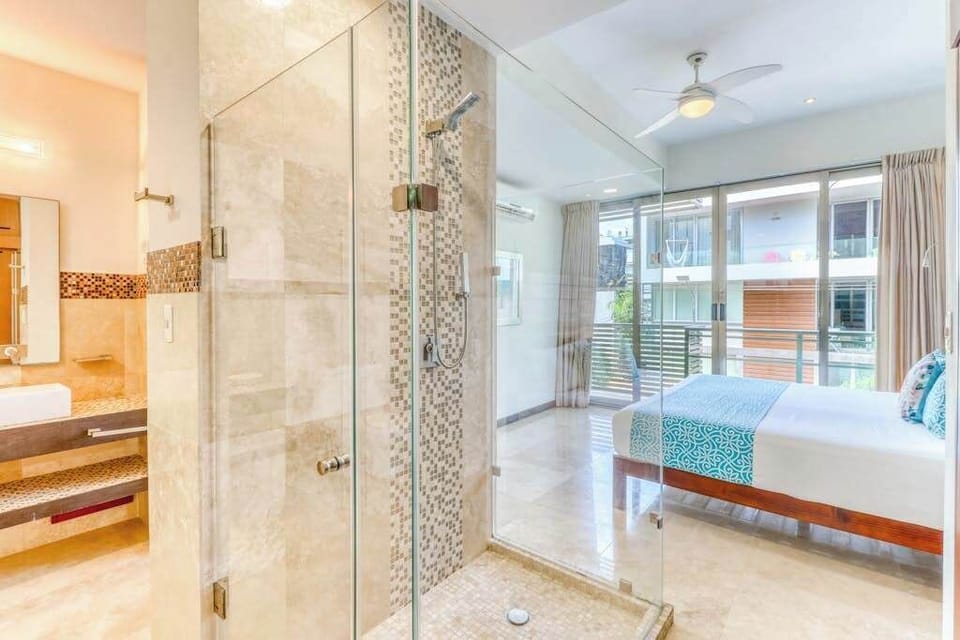 Full bathroom