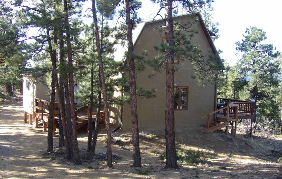 Stoneledge House showing both east and west-facing decks.