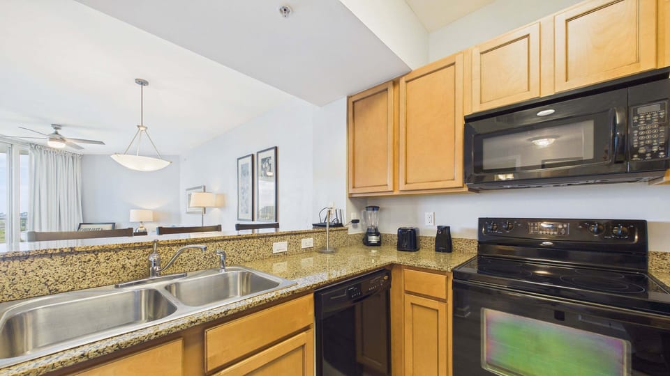 Fully applianced kitchen with all the cooking essentials