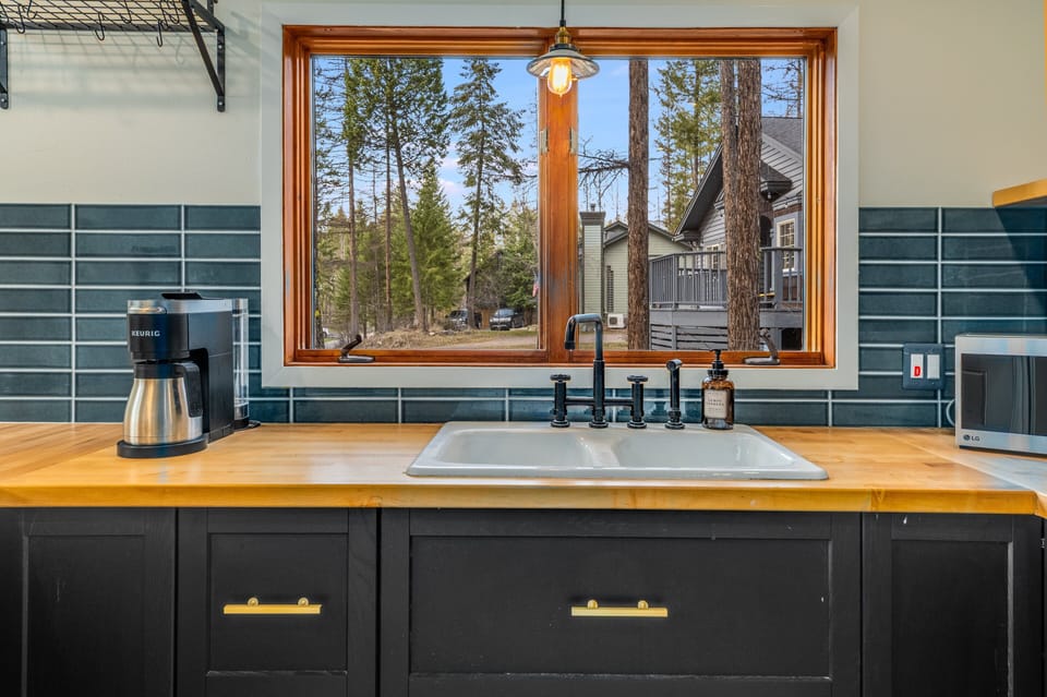 A newly remodeled kitchen | Main Level