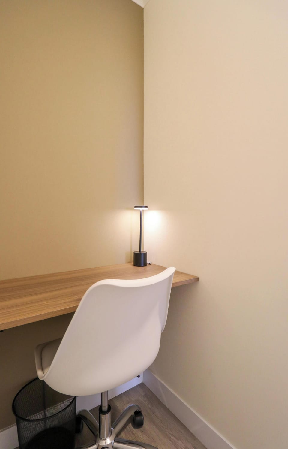 Comfortable and functional desk