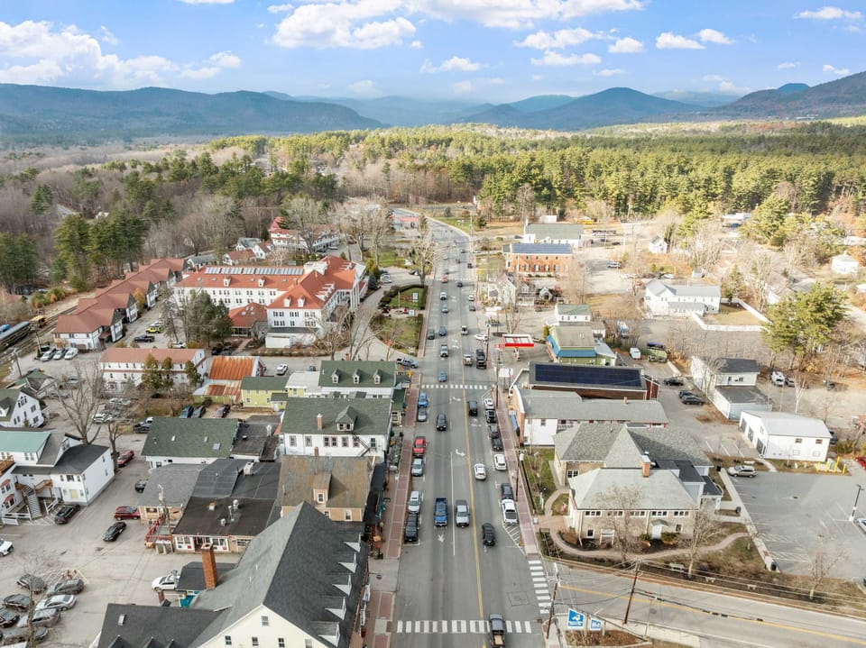 Check out fabulous community attractions & amenities during your stay​