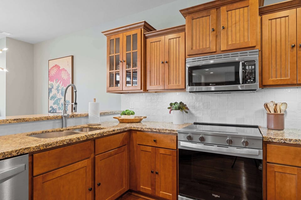 Stainless steel appliances ready for all your vacation cooking!