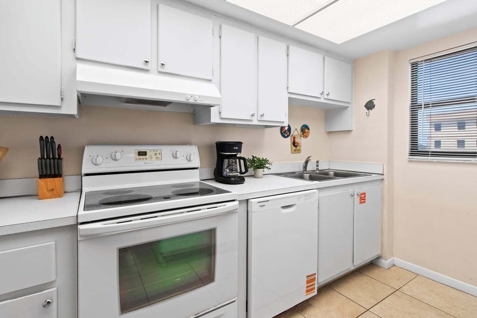 Kitchen with plenty of counter space